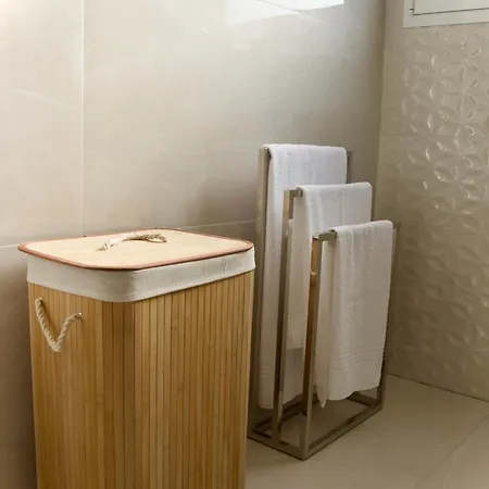 Golden Moon, * Ponta do Sol (Madeira)