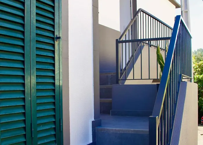 Golden Moon, 公寓 蓬他达维托亚