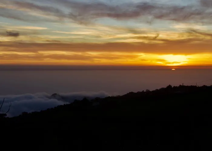Golden Moon, * Ponta do Sol (Madeira)